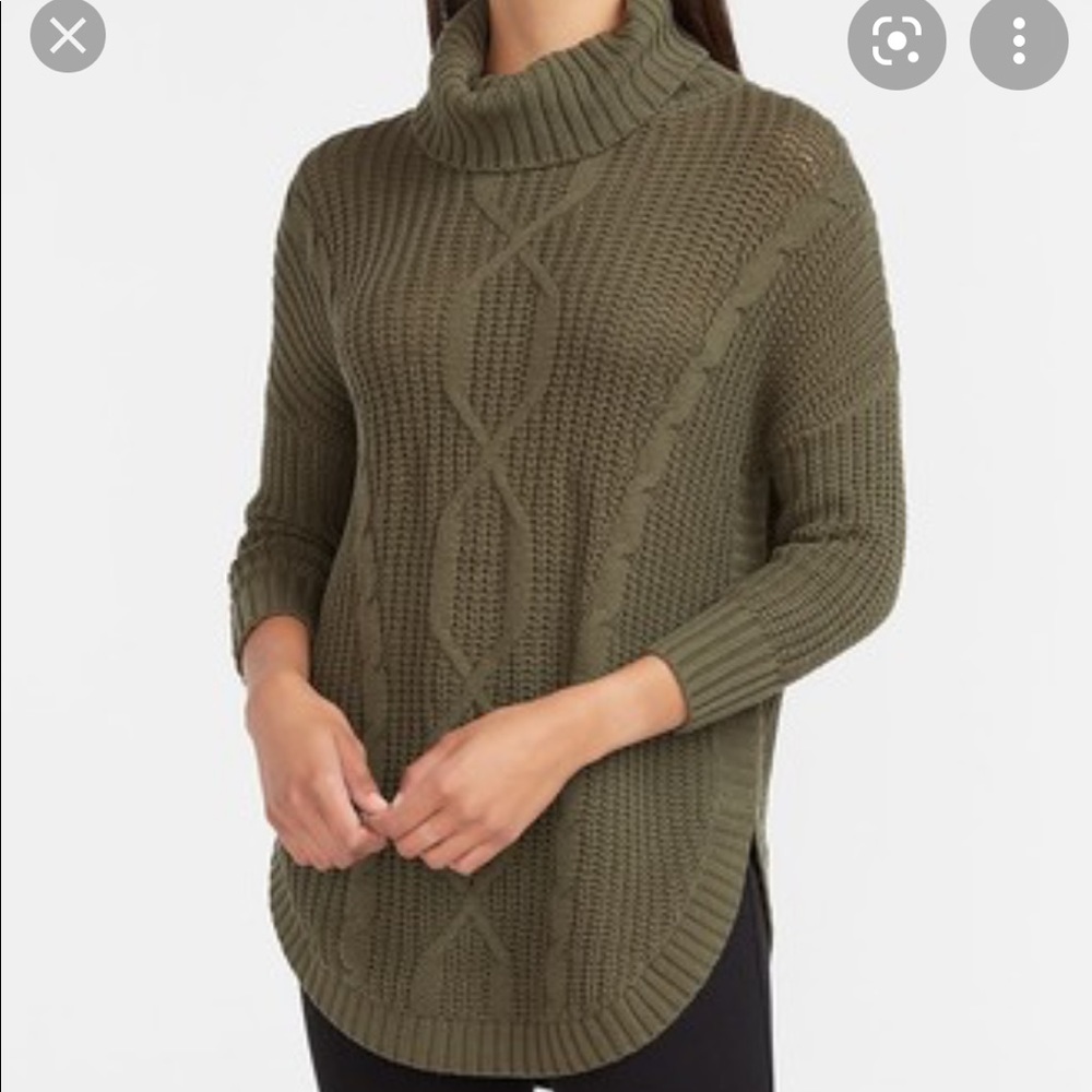 NWT Express cable knit cowlneck circle hem sweater
